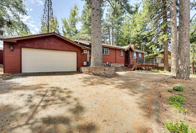 Pet Friendly Cabin W/ Fire Pit & Game Room!
