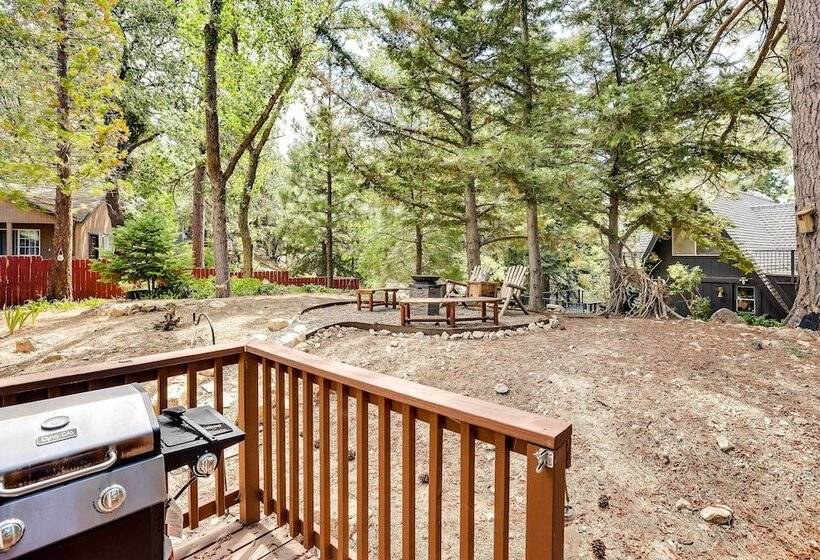 Pet Friendly Cabin W/ Fire Pit & Game Room!