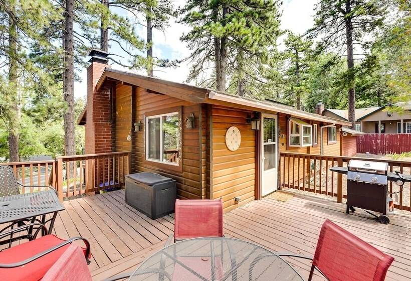 Pet Friendly Cabin W/ Fire Pit & Game Room!