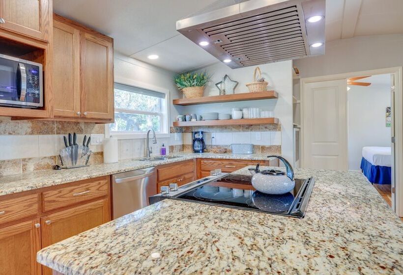 Pet Friendly Canyon Lake Home ~ 3 Mi To Water!