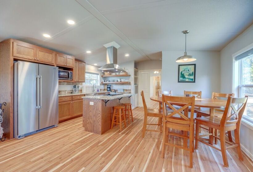 Pet Friendly Canyon Lake Home ~ 3 Mi To Water!