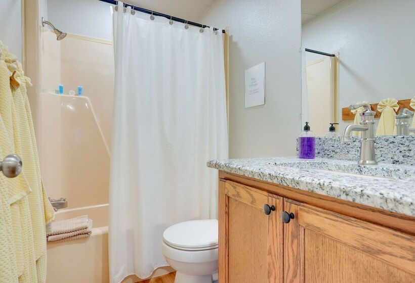 Pet Friendly Canyon Lake Home ~ 3 Mi To Water!