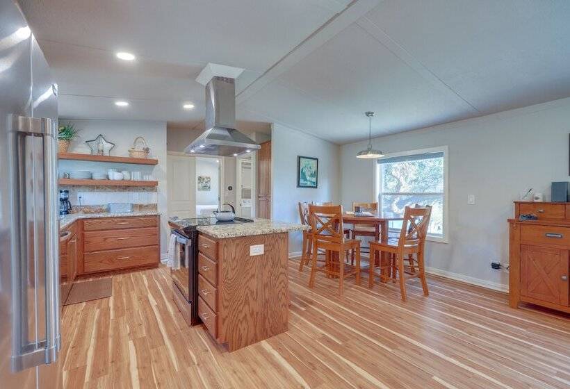 Pet Friendly Canyon Lake Home ~ 3 Mi To Water!