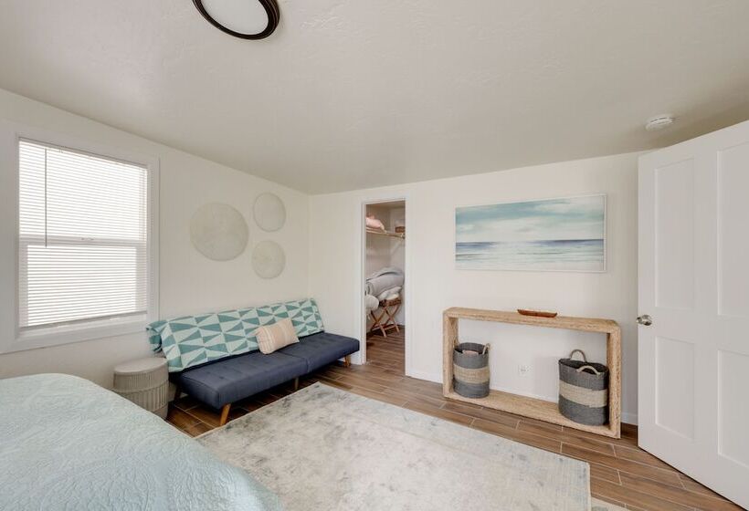 Pet Friendly Cayucos Home: Walk To Public Beach!