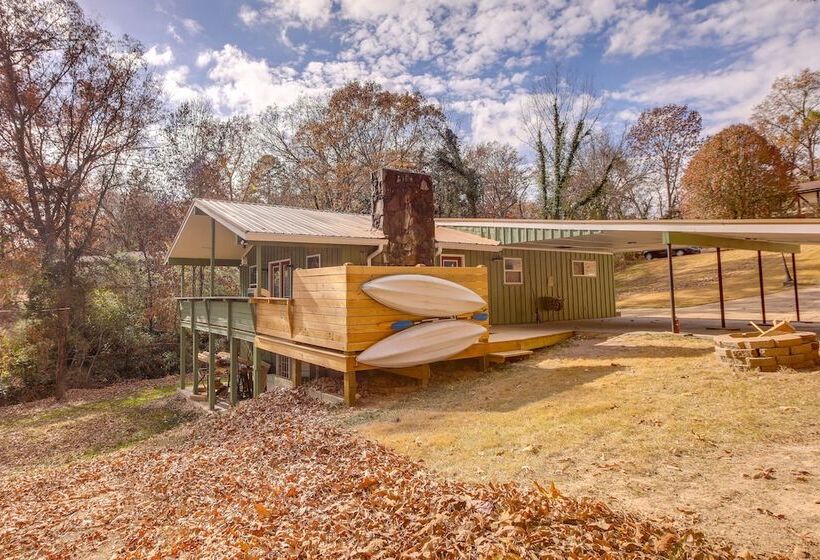 Pet Friendly Chattanooga Cabin W/ Hot Tub & Kayaks