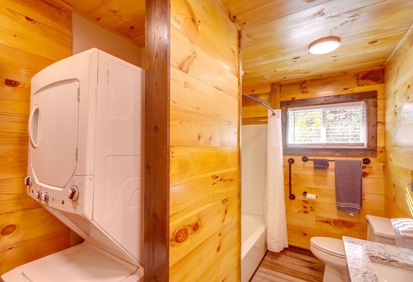 Pet Friendly Chattanooga Cabin W/ Hot Tub & Kayaks