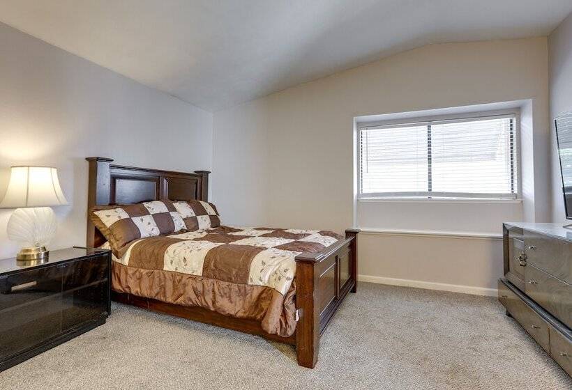 Pet Friendly Citrus Heights Home: Fenced Backyard!