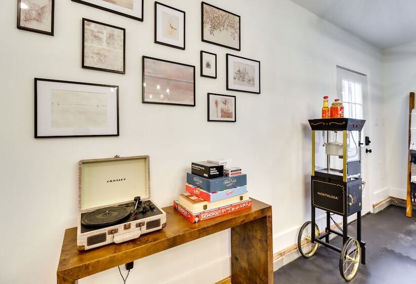 Pet Friendly Cottage In The Poconos W/ Hot Tub!