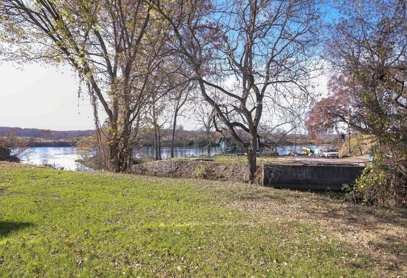 Pet Friendly Cotter Retreat W/ Deck & Gas Grill!