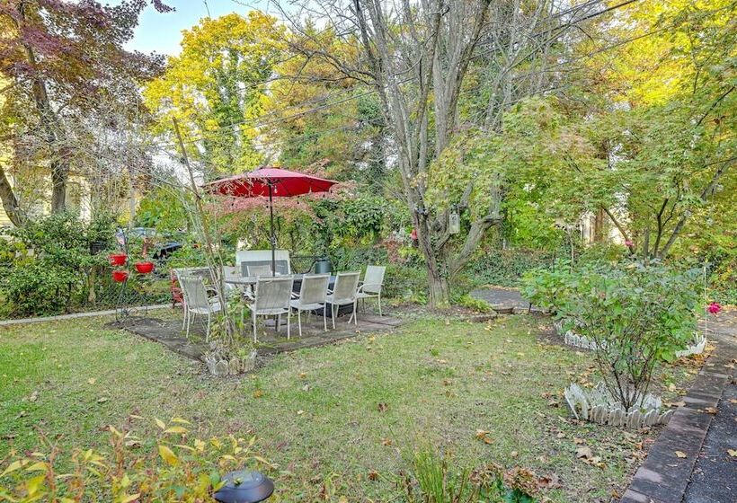 Pet Friendly Great Neck Home ~ 1 Mi To Kings Point