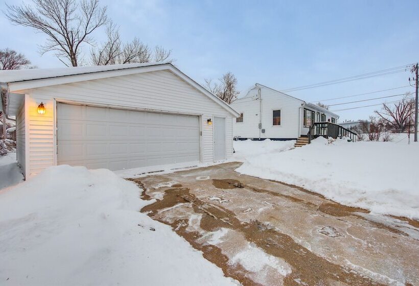 Pet Friendly Hiawatha Retreat W/ Private Yard!