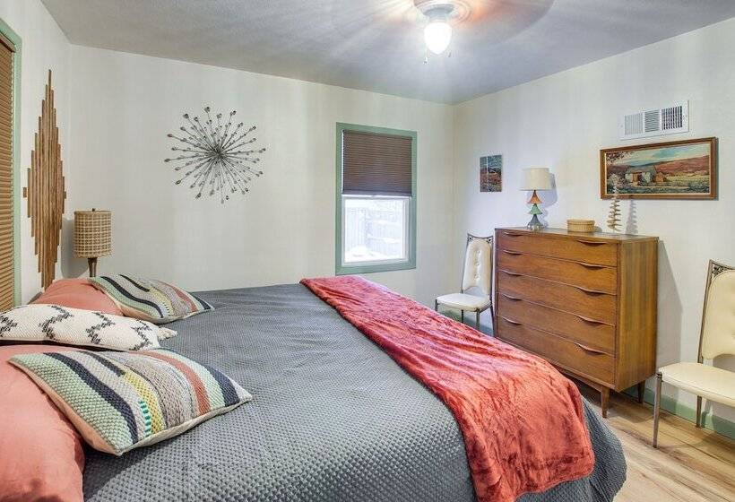 Pet Friendly Hiawatha Retreat W/ Private Yard!