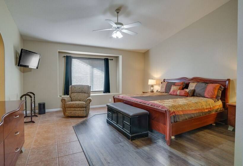 Pet Friendly Peoria Home Near State Farm Stadium!