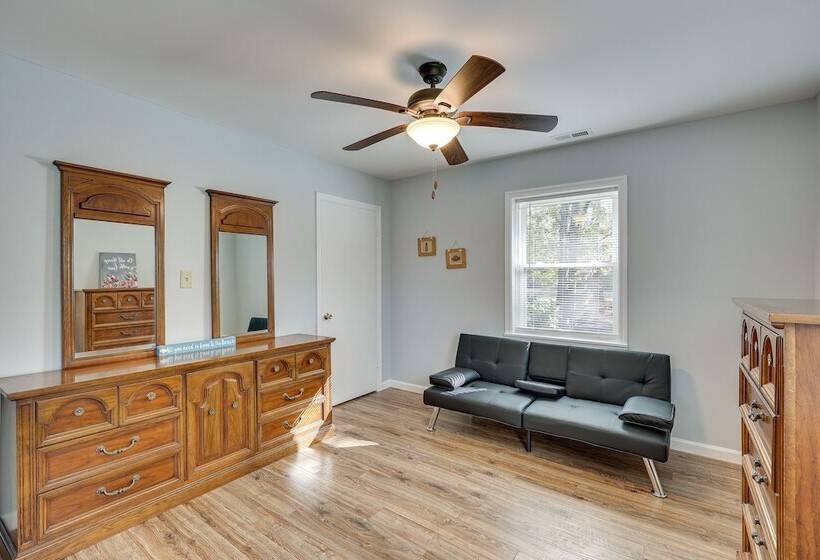 Pet Friendly Southport Home W/ Deck: 8 Mi To Beach