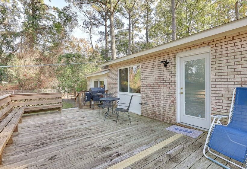 Pet Friendly Southport Home W/ Deck: 8 Mi To Beach