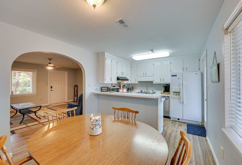 Pet Friendly Southport Home W/ Deck: 8 Mi To Beach