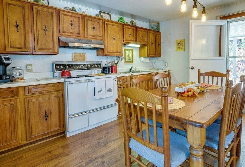 Pet Friendly Topton Home W/ Patio, Deck & Views!