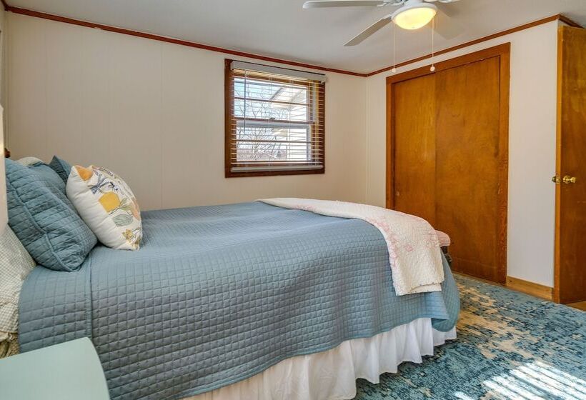 Pet Friendly Topton Home W/ Patio, Deck & Views!