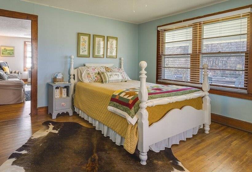 Pet Friendly Topton Home W/ Patio, Deck & Views!