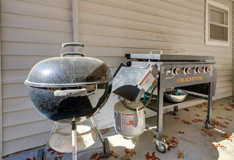 Pet Friendly Topton Home W/ Patio, Deck & Views!