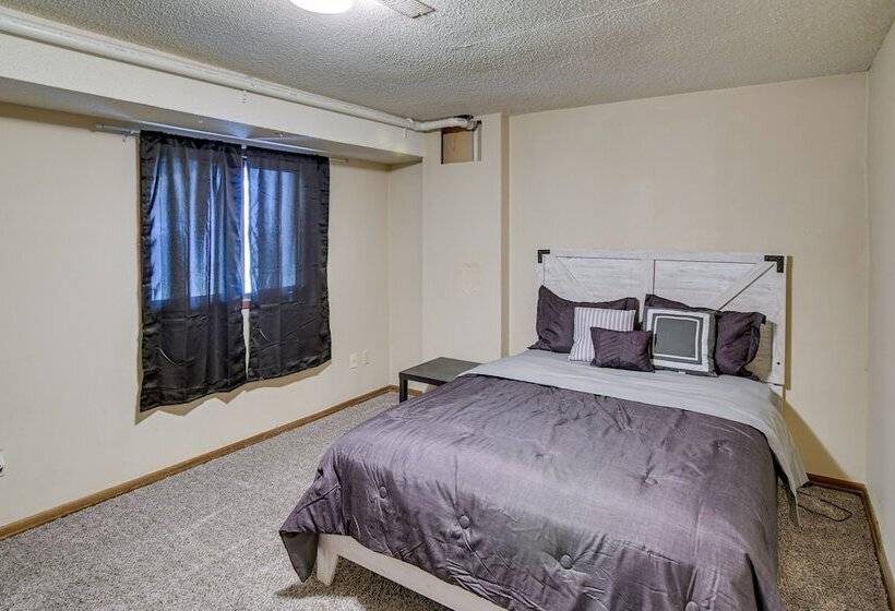 Pet Friendly Urbandale Home ~ 8 Mi To Des Moines!