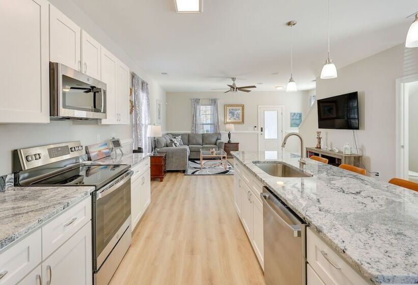 Pet Friendly Wilmington Home   2 Mi To Riverwalk