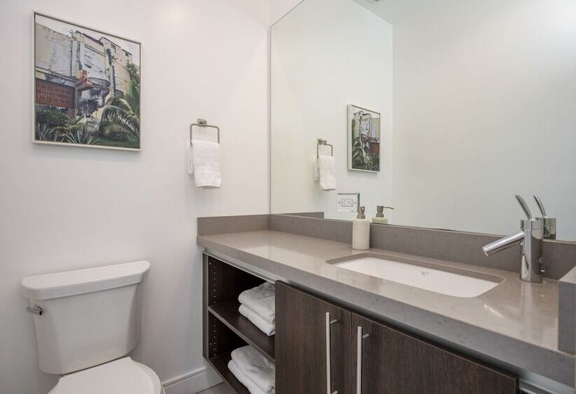 Polo Villa 3 By Avantstay Features Expansive Putting Green, Pool, Spa & Outdoor Firepit 260328 6 Bed