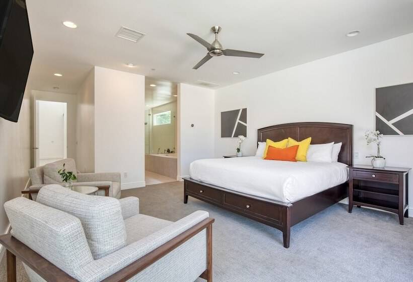 Polo Villa 3 By Avantstay Features Expansive Putting Green, Pool, Spa & Outdoor Firepit 260328 6 Bed