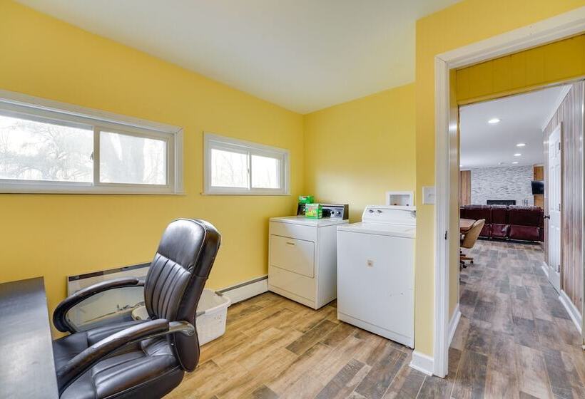 Quiet Country Home By Shay Lake!