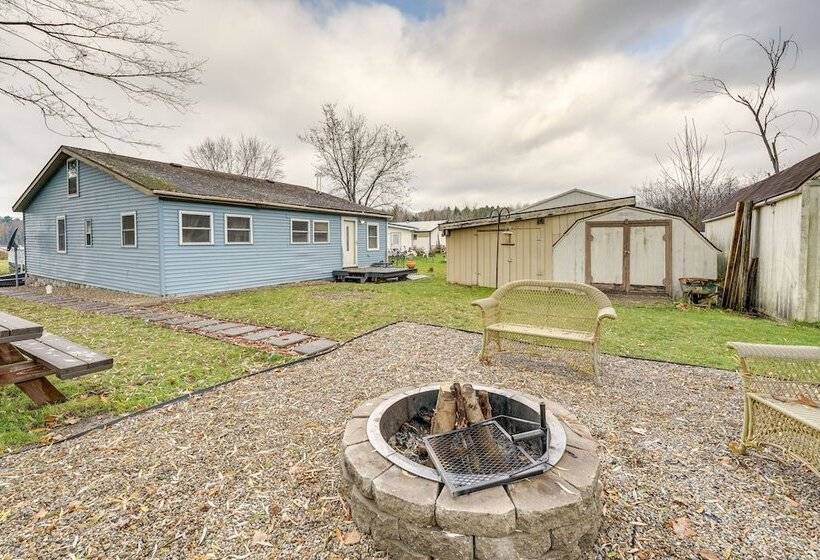 Lakefront Reed City Home W/ Fire Pit On 2 Acres!