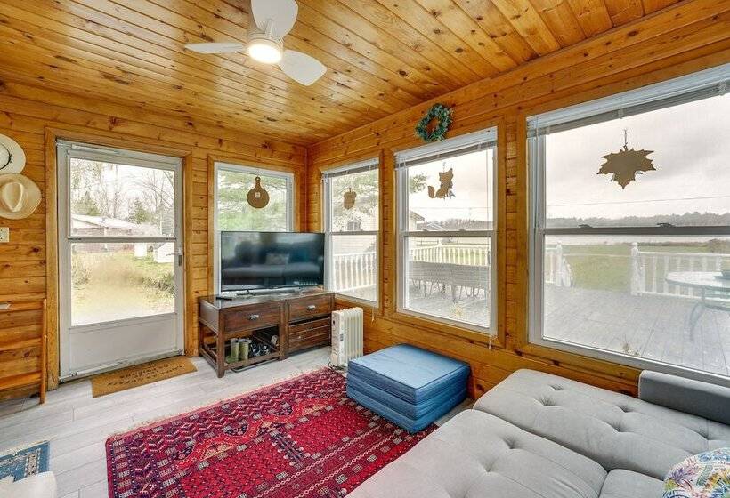 Lakefront Reed City Home W/ Fire Pit On 2 Acres!