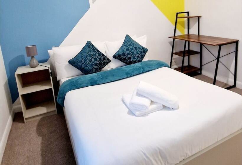 إقامة Beautiful 2 Bed House In Gillingham