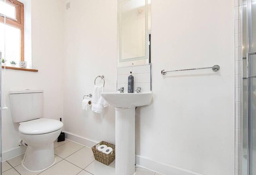 レジデンス Beautiful 3 Bed House In Merthyr Tydfil