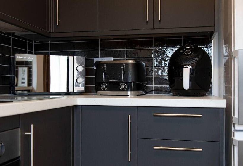 住所  Beautiful 3 Bed House In Merthyr Tydfil