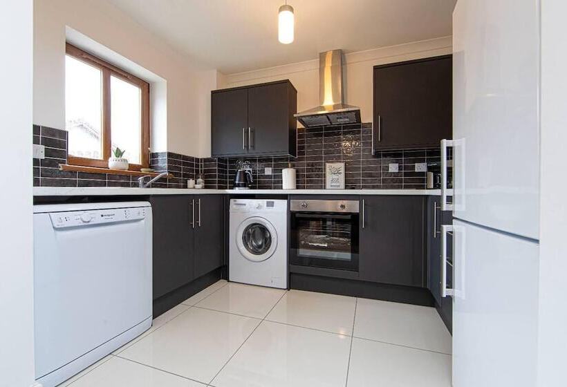 住所  Beautiful 3 Bed House In Merthyr Tydfil