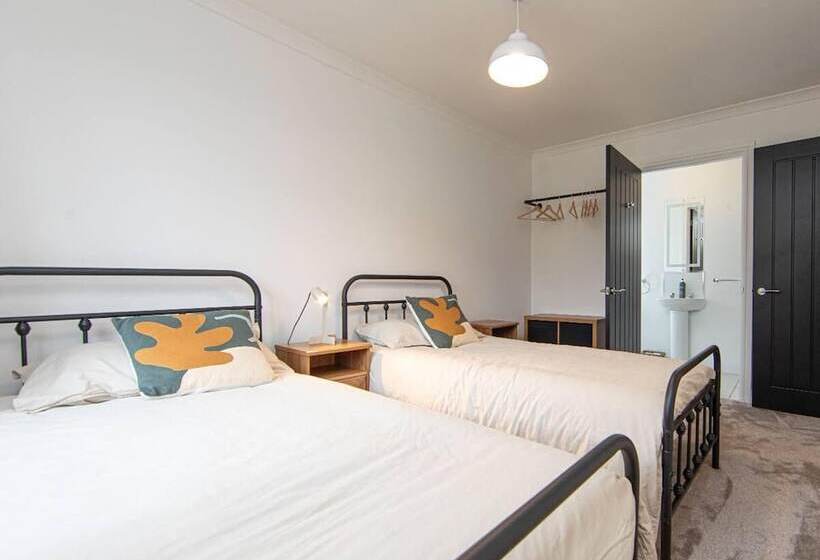 住所  Beautiful 3 Bed House In Merthyr Tydfil