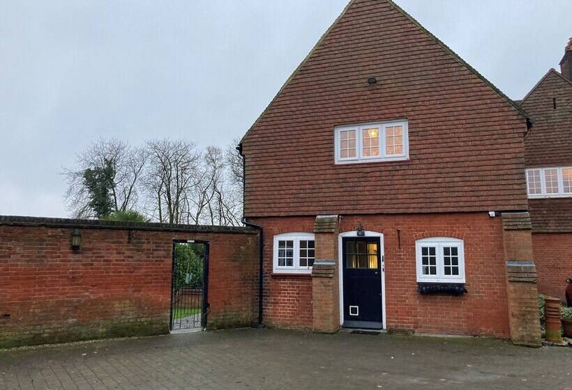 דירת נופש Amazing 100 Year Old Church Rectory