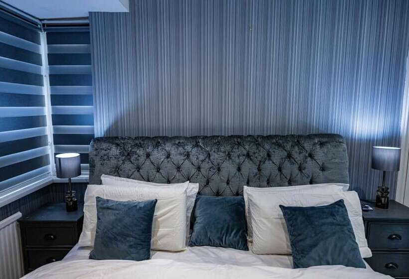 レジデンス Immaculate 3 Bed Luxury House In Dagenham London