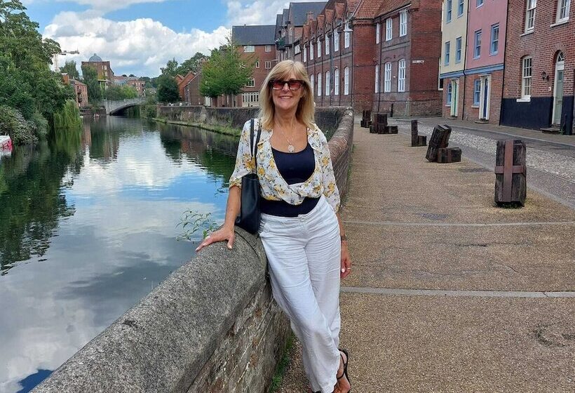 Резиденция Impeccable 2 Bed House In Attleborough