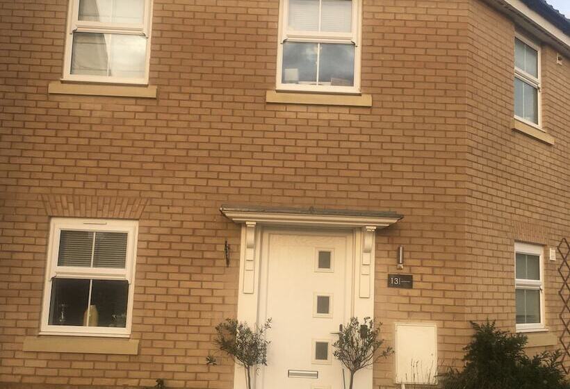 Резиденция Impeccable 2 Bed House In Attleborough