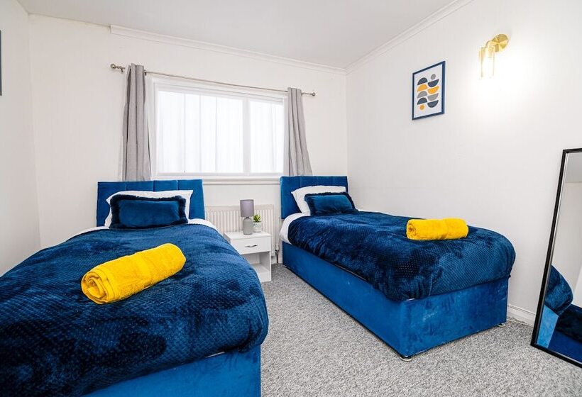 レジデンス Impeccable 3 Bed House In Abbeywood