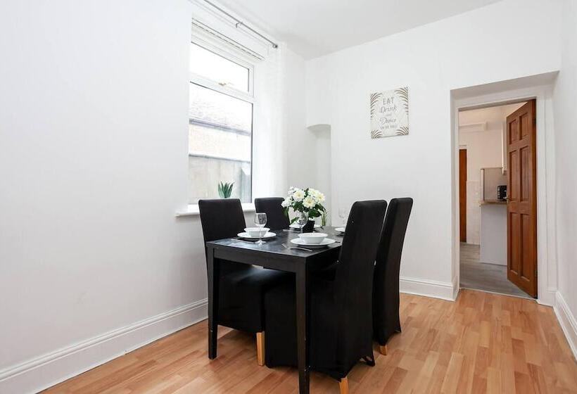 레지던스 Stay Comfortable City Centre Spacious 4 Bed House!