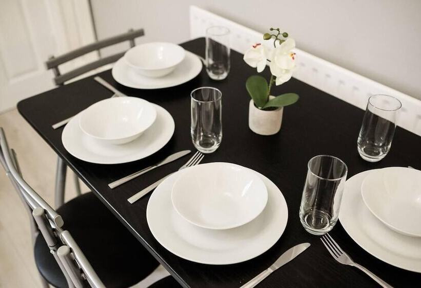 레지던스 Stay Comfortable Close To City Centre 4 Bed House!