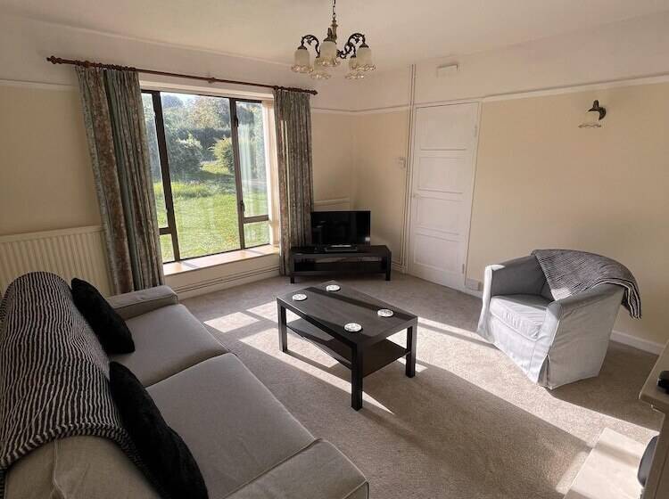 Резиденция Stunning 3 Bed House In Newmarket