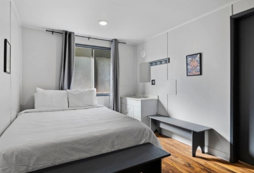 אתר נופש Camp Silver Spur