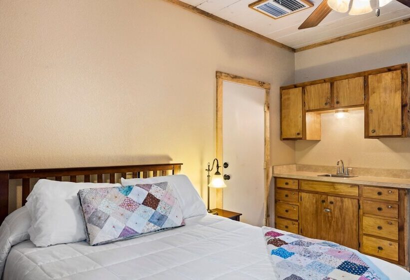 אתר נופש Camp Silver Spur