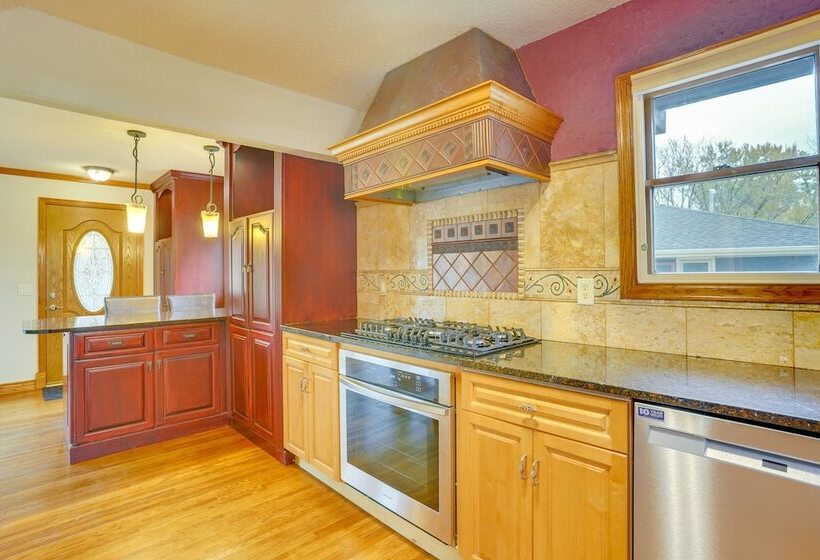 Richfield Home ~ 10 Mi To Central Minneapolis!