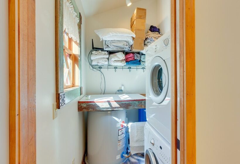 Riverside Retreat W/ Screened Porch: 6 Mi To Taos!