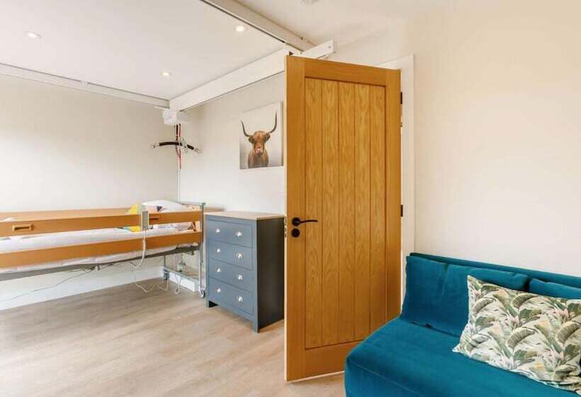 Roe Cottage, Disabled Adapted 2 Bedroom Hot Tub