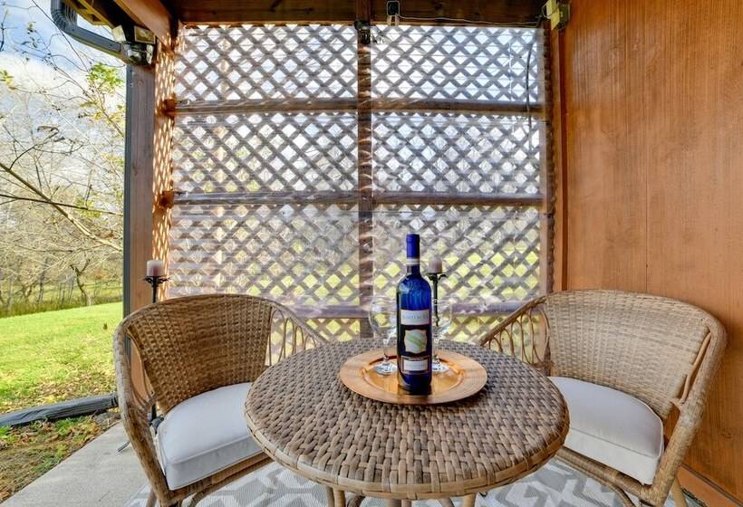 Romantic Afton Escape W/ Fire Pit & Scenic Views